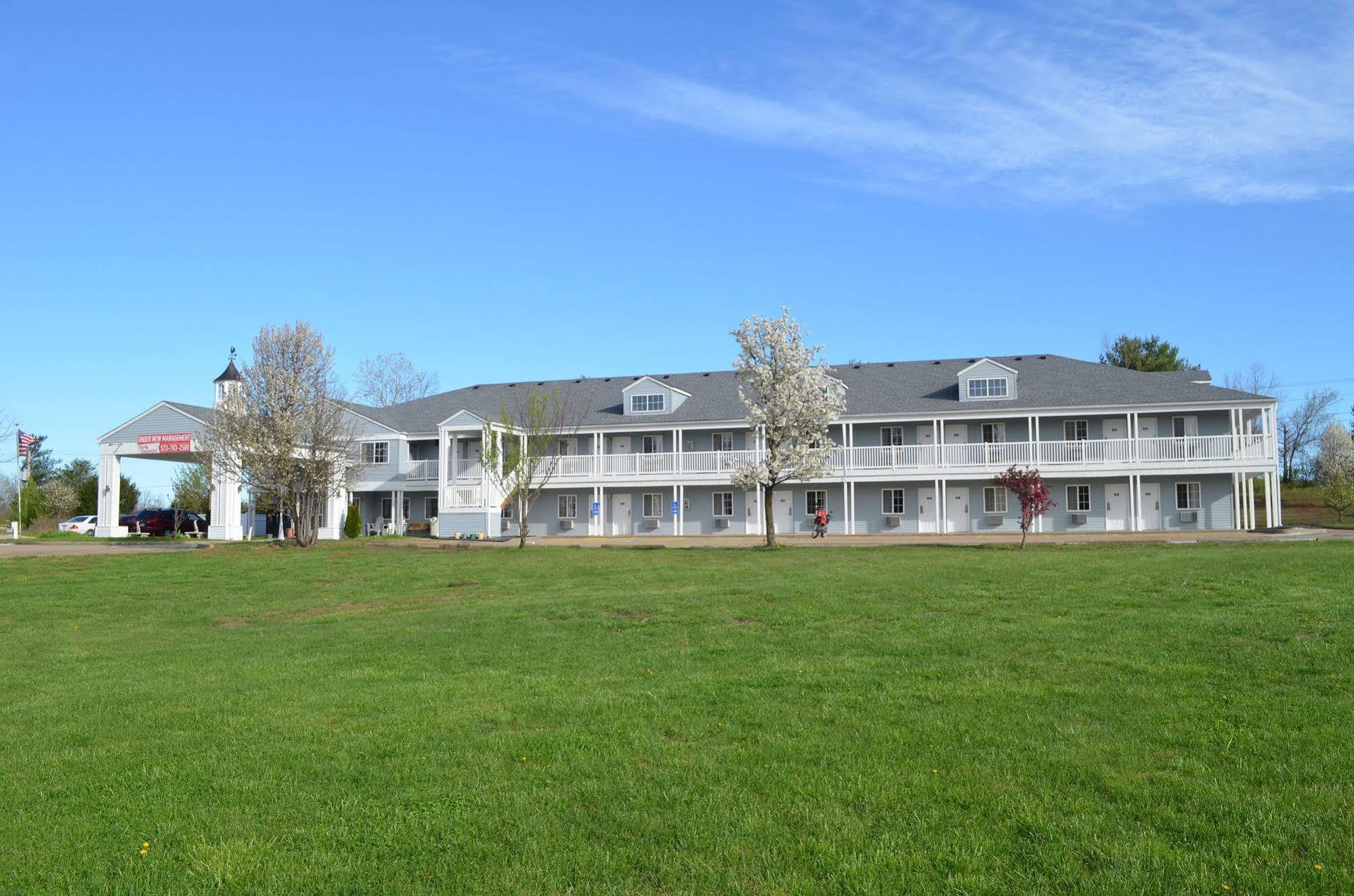 Madison Inn Lodge Fredericktown Exterior photo